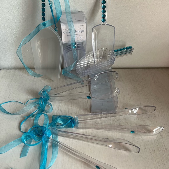 Group of candy bar scoops and tongs - Picture 2 of 11